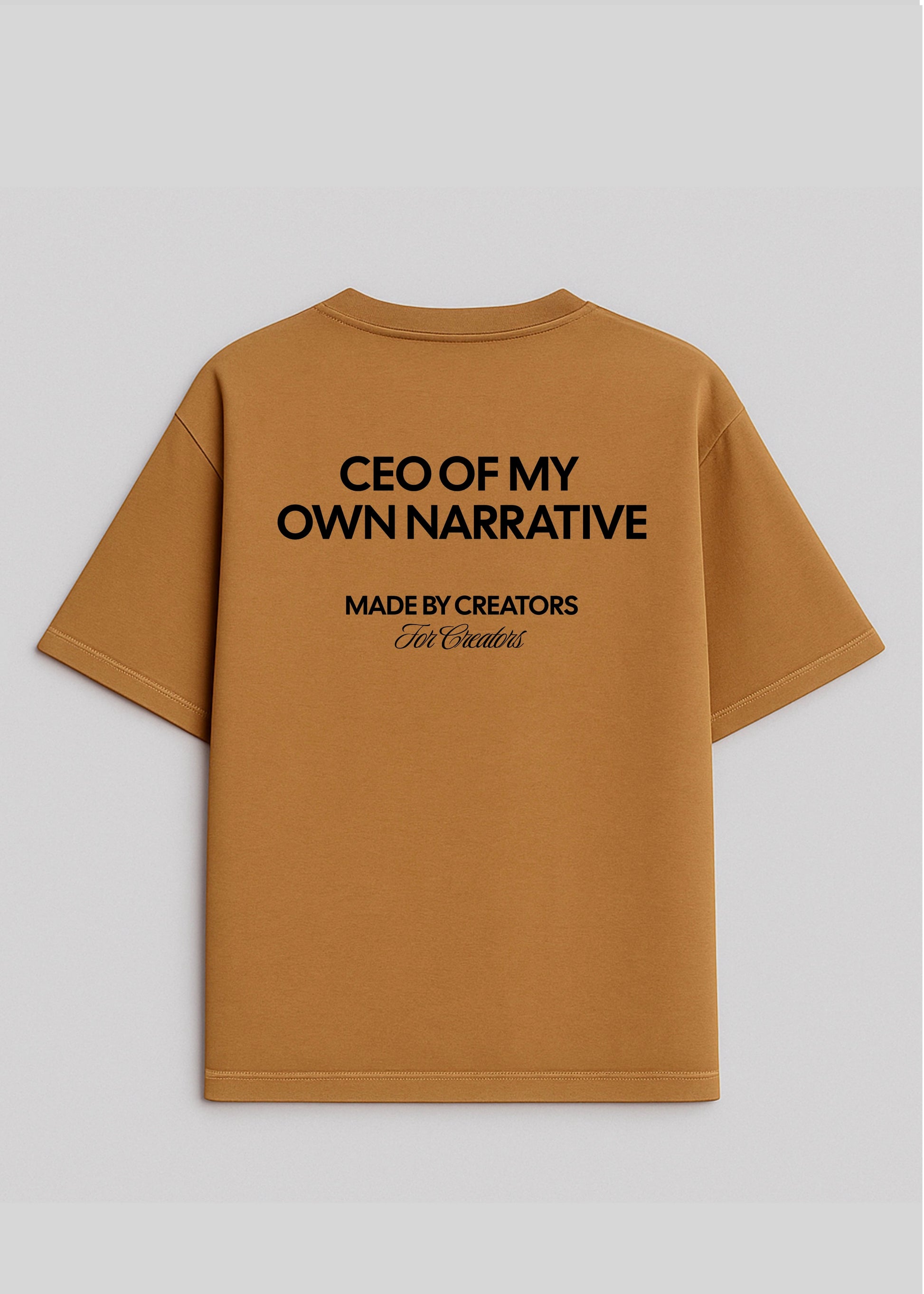 Camiseta Oversize Camel - CEO Of My Own Narrative I New Citizen. Con lema estampado, corte para hombre, 100% algodón. Toma las riendas de tu narrativa, solo tu puedes crear tu propio camino.